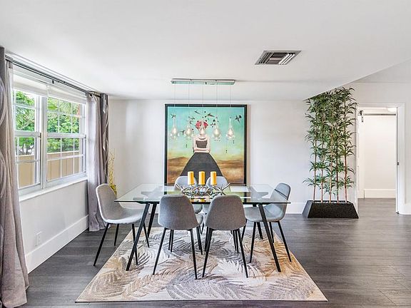 3rd image of 907 Cypress Terrace #202