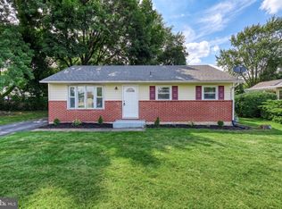 3807 N Sylvan Dr, York, PA 17402