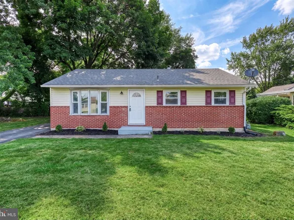 3807 N Sylvan Dr, York, PA 17402