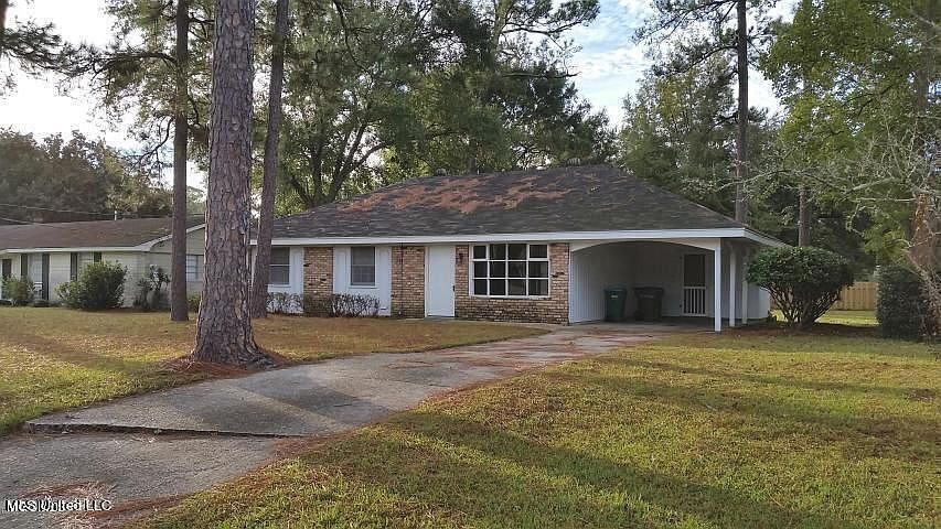 1st image of 2504 Parkwood Pl