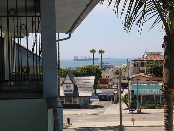 4th image of 20 Grand Ave #6