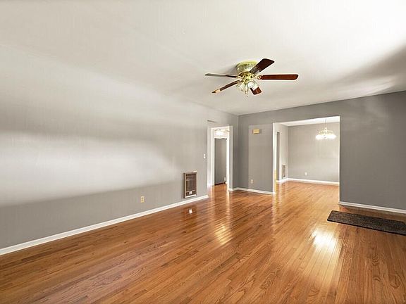 3rd image of 165 Sycamore Loop