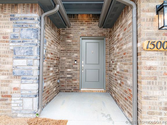 3rd image of 15003 S Poplar Pl E