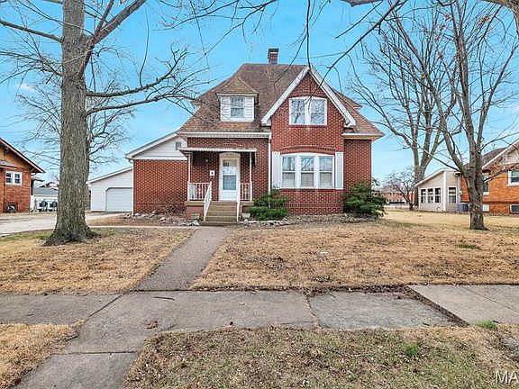 4th image of 2142 Waterman Ave