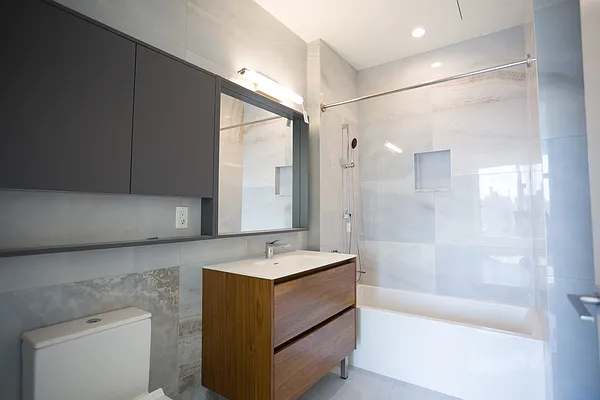 Rented by Bond New York | media 26