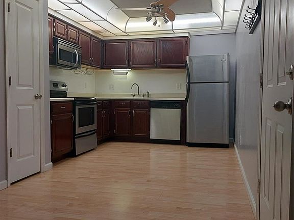 5th image of 1960 Marine Terrace Dr APT J