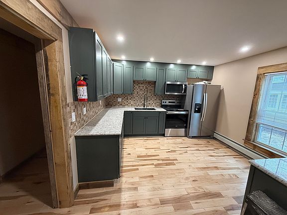 3rd image of 526 Canaan St #1