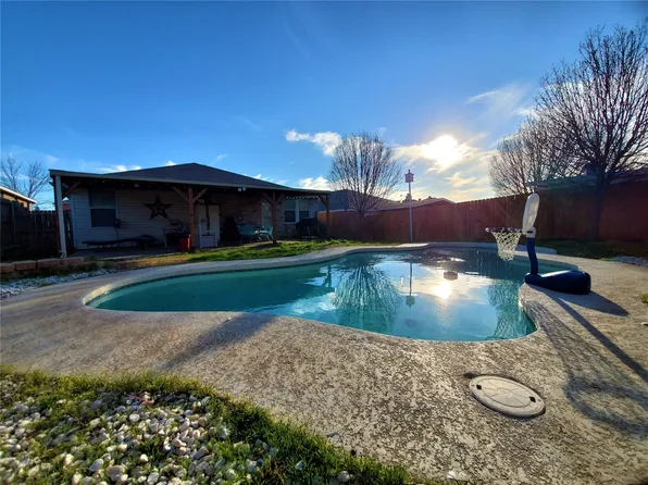 3237 Clydesdale Dr, Denton, TX 76210