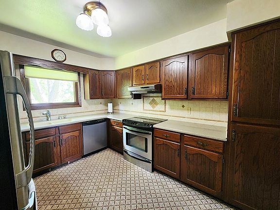 4th image of N7291 Winnebago Dr