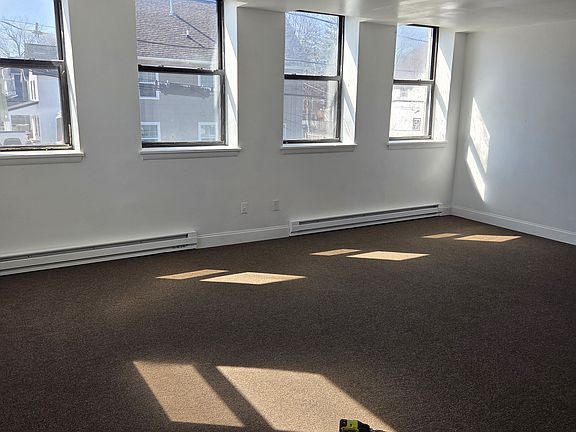 2nd image of 70-72 Prospect St #2