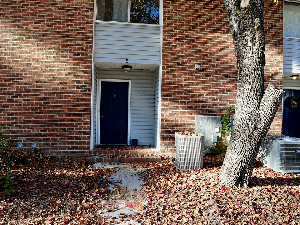 365 W Illinois Ave #5