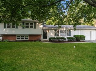 1315 Dunstan Rd, Geneva, IL