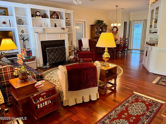 4th image of 157 Irene Court