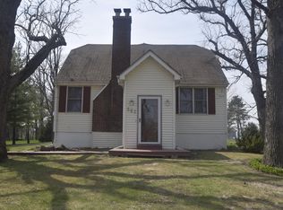 565 N Nichols St, Lowell, IN 46356