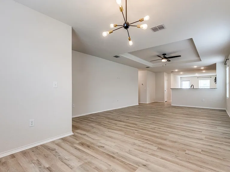 1337 Waggoner Dr — Photo 4