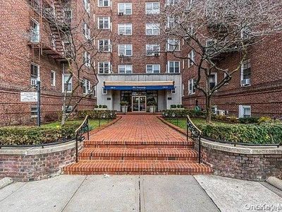 106-15 Quenns Blvd #5p, Queens, NY, 11375