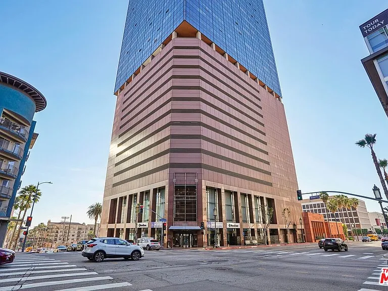 1100 Wilshire Blvd #2201 — Photo 43