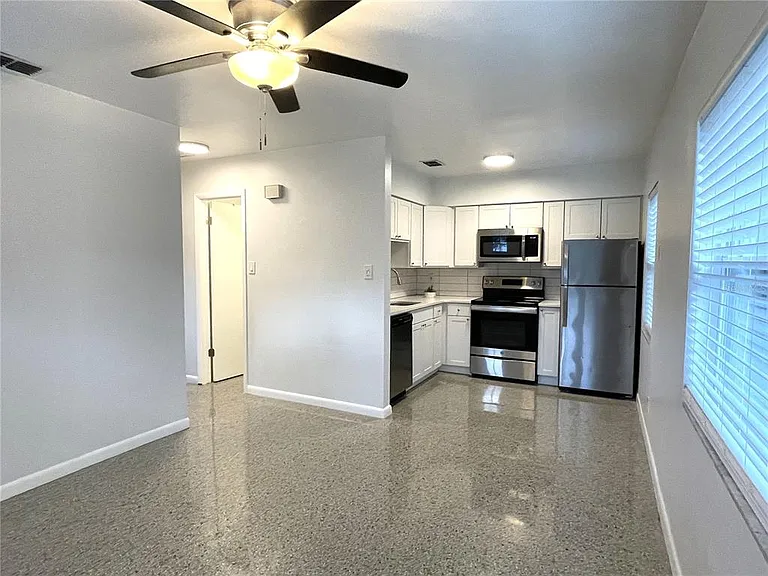 902 S Bruce St #B — Photo 4