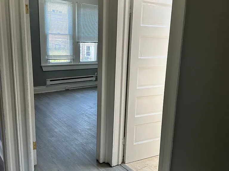 5 S Wickham Rd — Photo 8