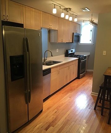 3rd image of 6331 N Washtenaw Ave #G
