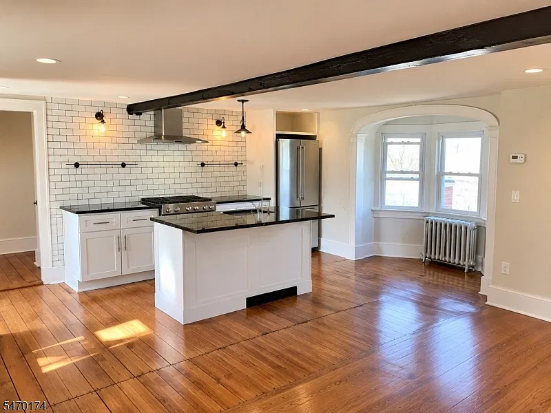 2 bed, 1.5 bath, $3,150 — Photo 2
