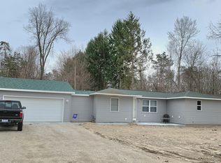 409-411 Logan Ln, Gobles, MI 49055