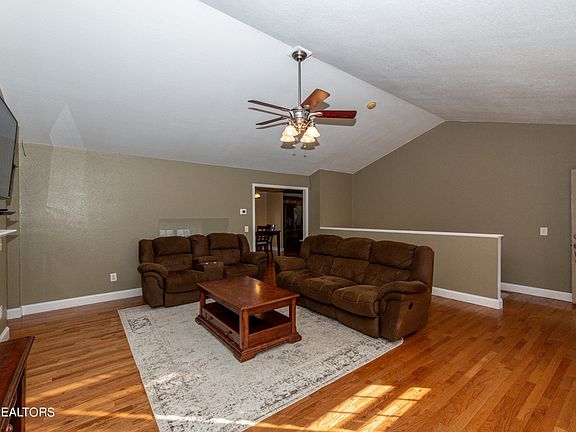 4th image of 1523 Brahman Ln