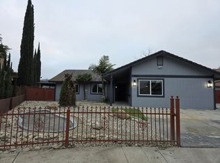 1003 Walnutwood Ct, Los Banos, CA 93635