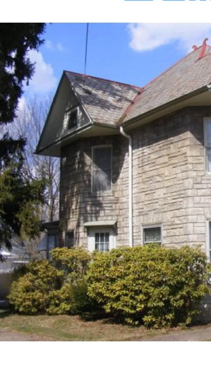 Building Photo - 874 Porter St