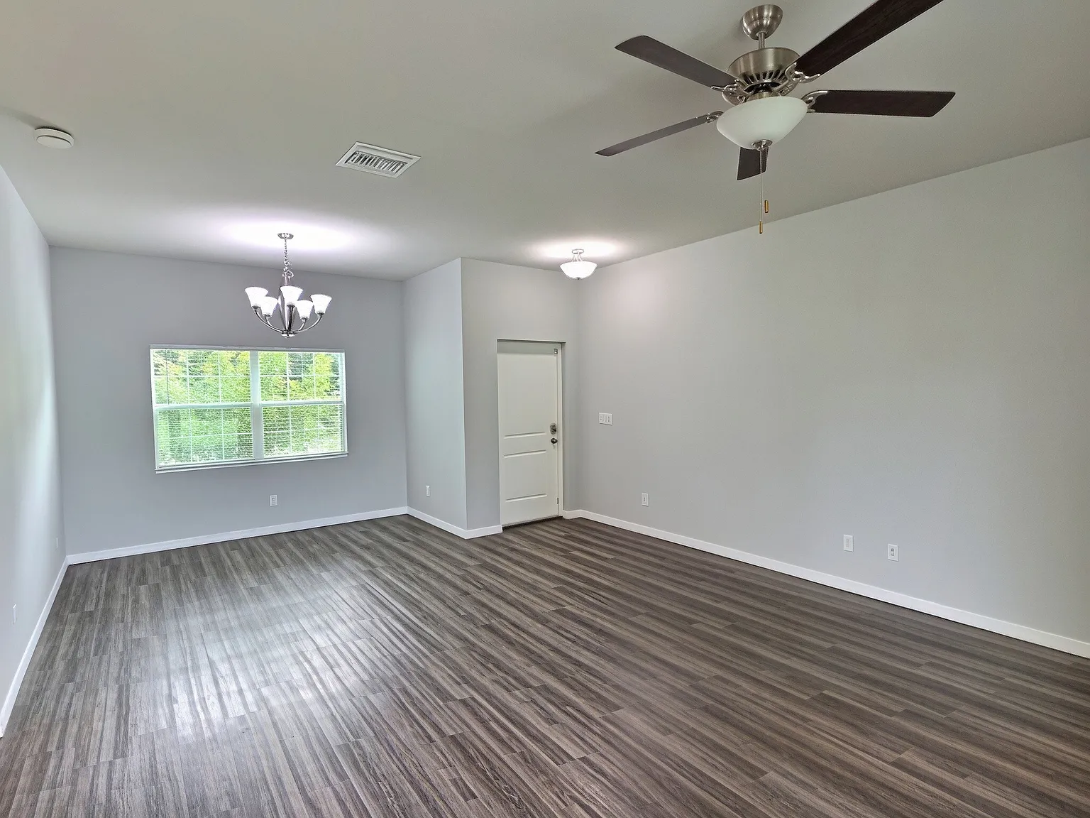 3 bed, 1557 sqft, $1,975 — Photo 4