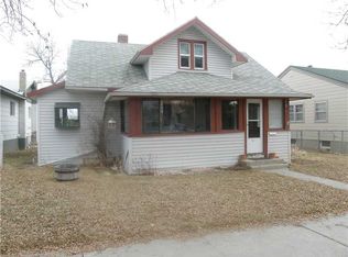 1022 1st St W, Roundup, MT 59072