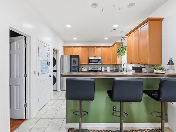 3rd image of 102 Tandil Ct