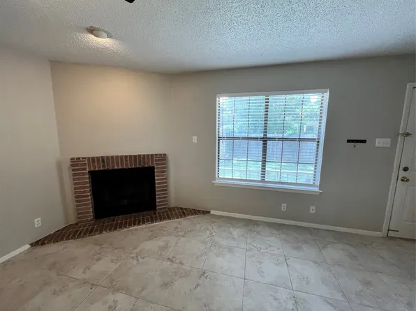 716 W Mulberry St APT 5A, Denton, TX 76201