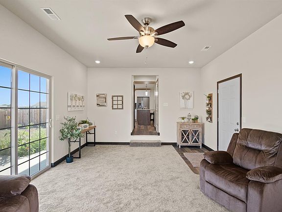 5th image of 3202 Park View Dr