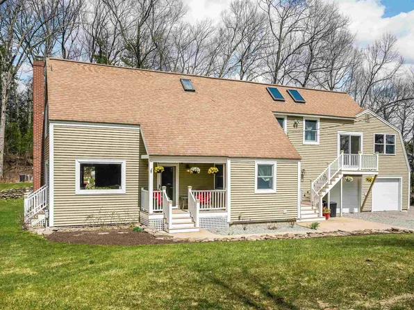 4 Beach Road, Sandown, NH 03873