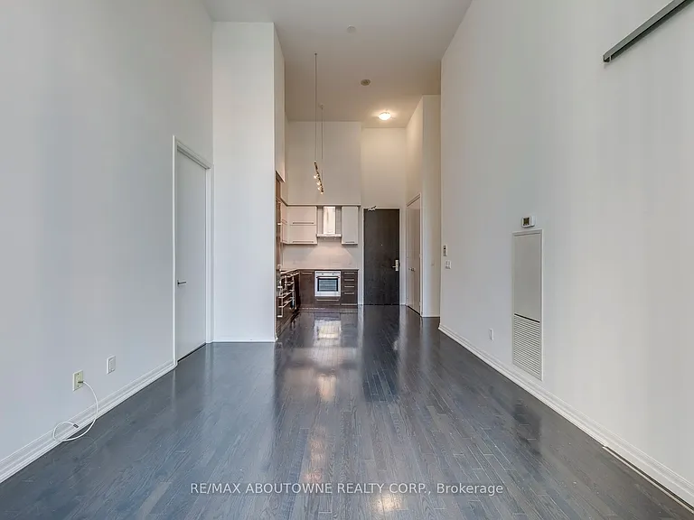 770 Bay St #202 — Photo 15