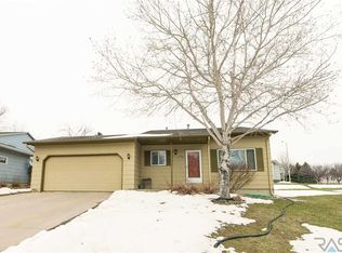 4428 E Lexington Cir, Sioux Falls, SD 57103