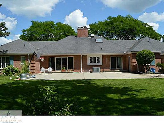 3rd image of 1505 E Stonegate Ln