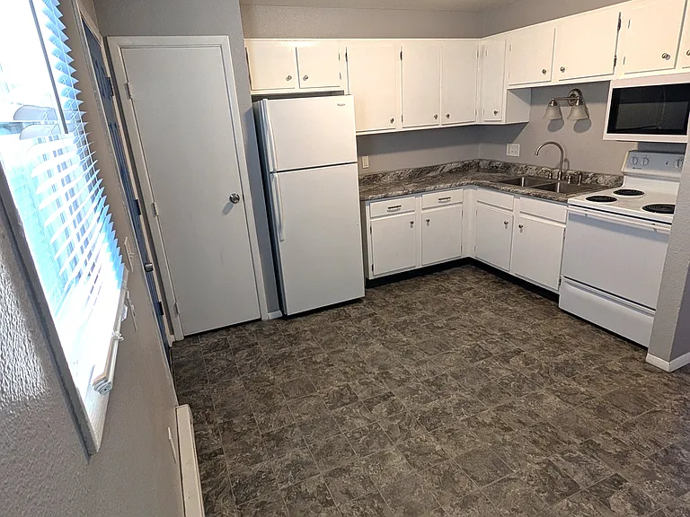 9420 E M21 #A — Photo 2