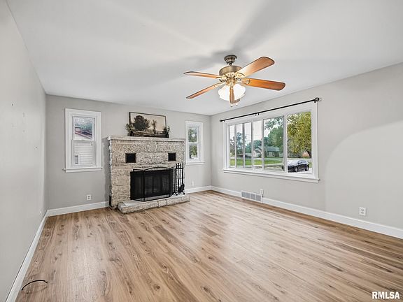 5th image of 1010 Spring Bay Rd