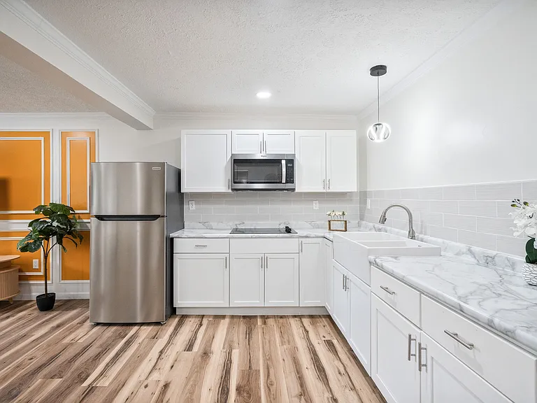 1222 E Vaile Ave #4 — Photo 3