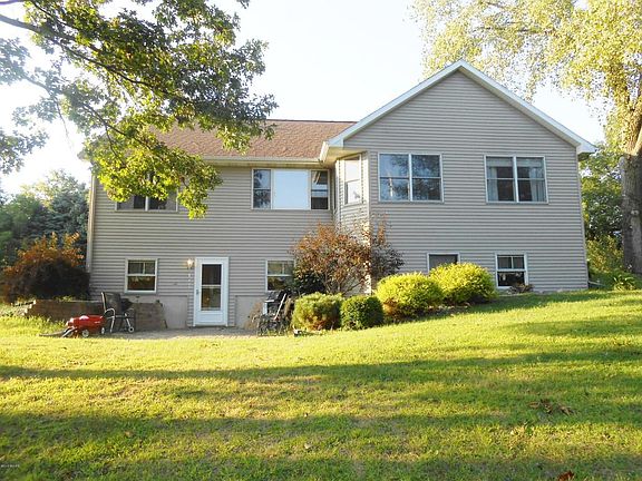 3rd image of 9125 Almena Dr