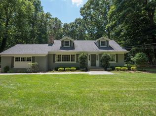 11 Gate Rd, Saint James, NY 11780