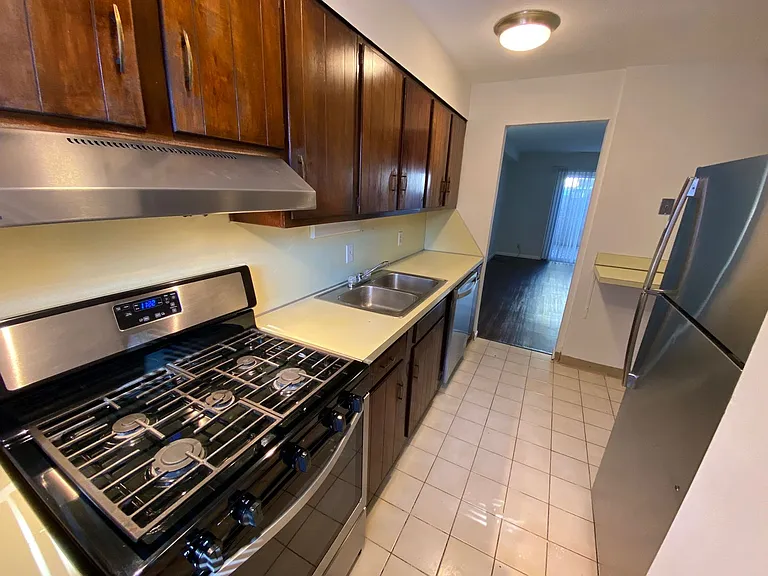 W Hudson St 111 TPP — Photo 3