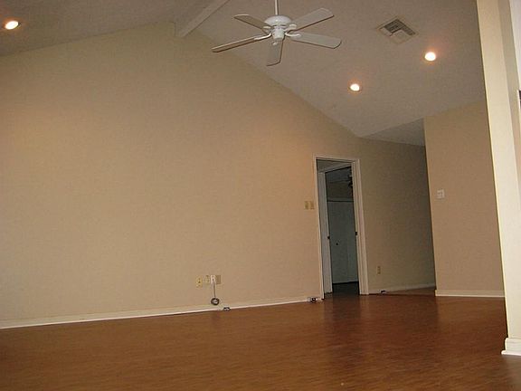 3rd image of 5023 Birchmont Dr