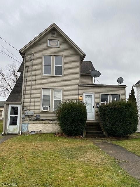 1st image of 109 E 2nd St