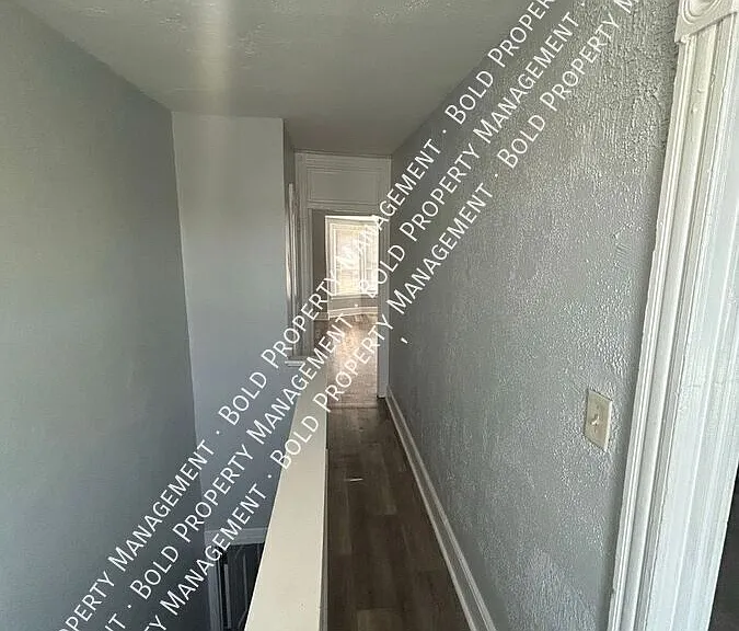 207 W Greenwich St #3 — Photo 2