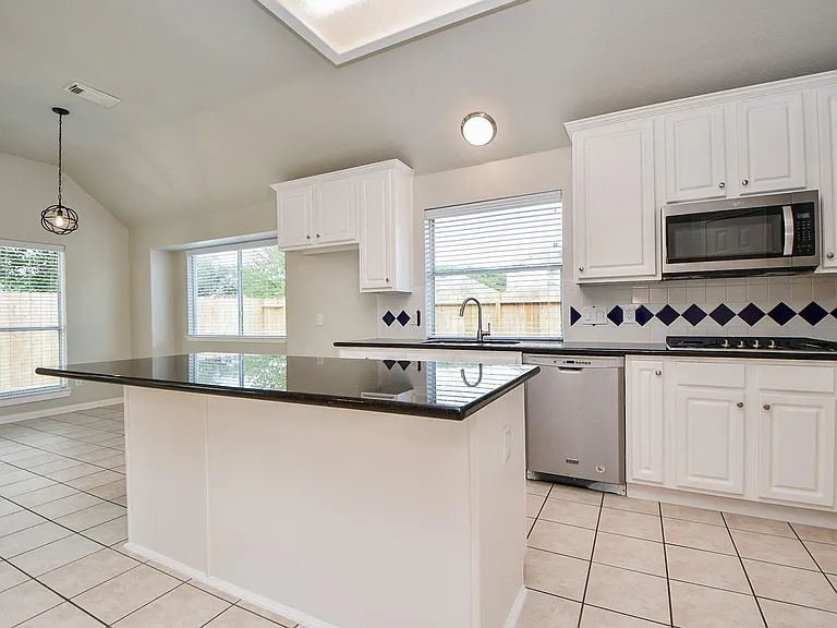 802 Childers Ct — Photo 25