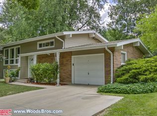 1135 Meadow Dale Dr, Lincoln, NE 68505