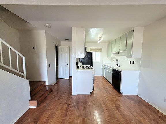 3rd image of 1355 Loma Ave APT 307